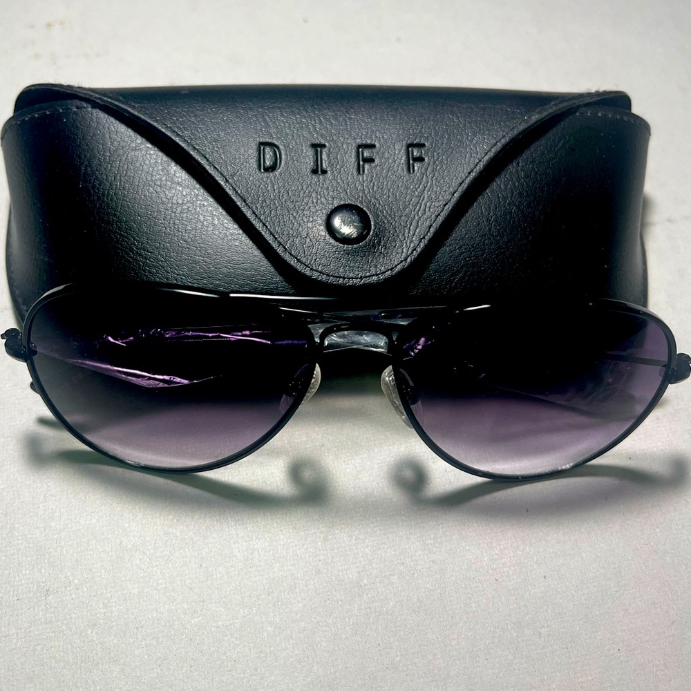 DIFF Cruz Sunglasses Black-Grey Gradient